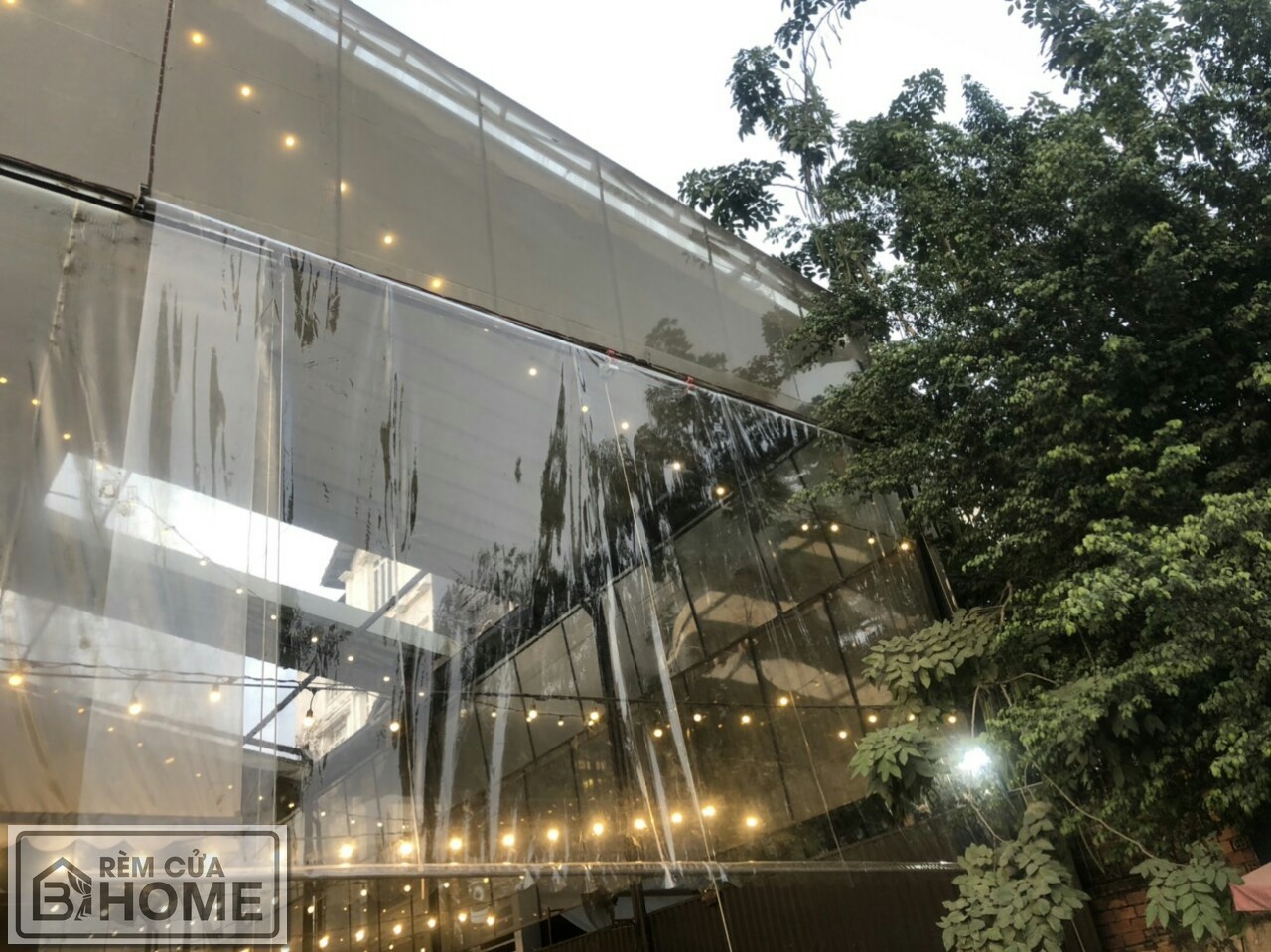 Bạt PVC Trong Suốt Giải Pháp Che Nắng Hiệu Quả